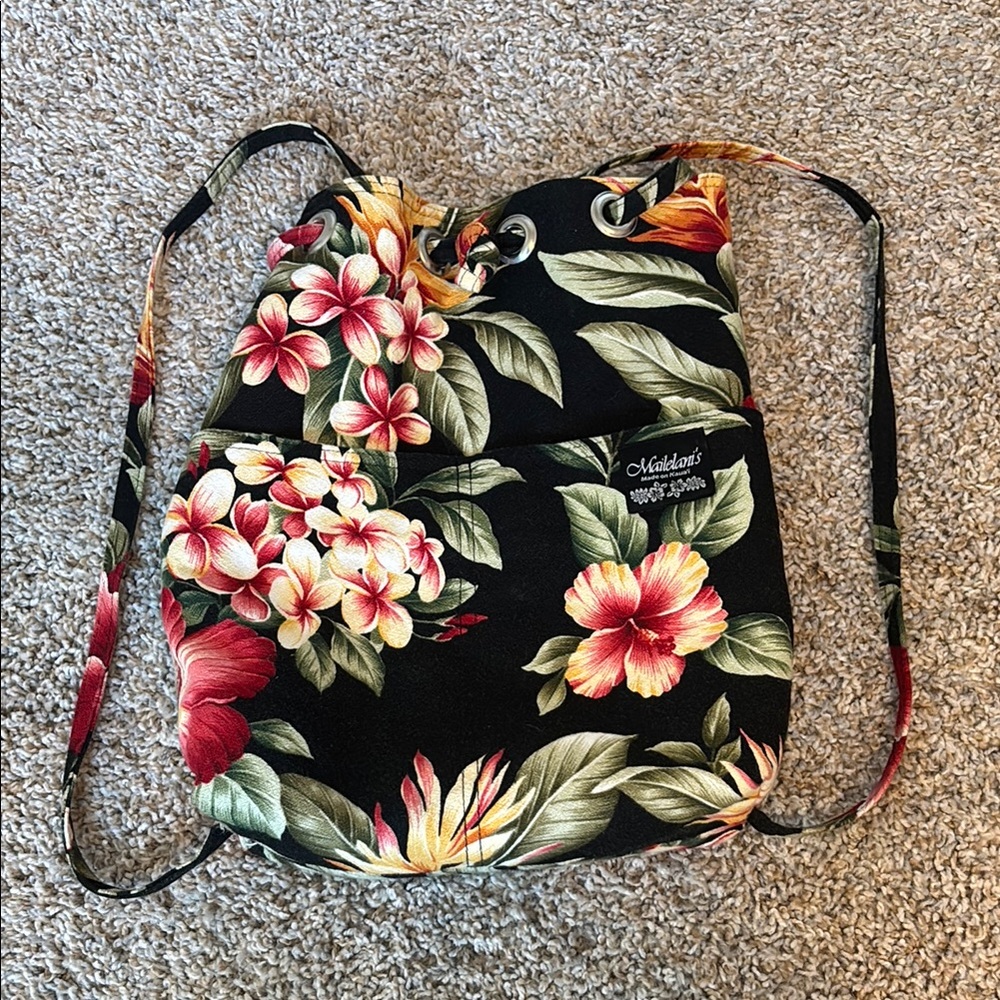 🌺 Hawaiian Hibiscus Floral Black Drawstring Bag